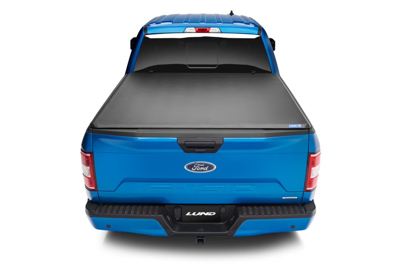 Lund 21-23 Ford F-150 (5.5ft. Bed) Hard Fold Tonneau Cover - Black